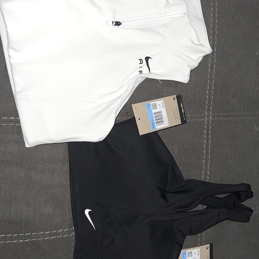 Nike crop top / sports bra